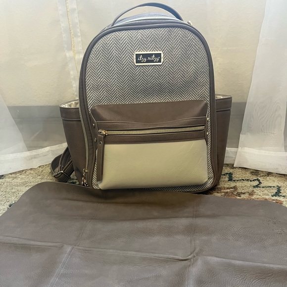 Itzy Ritzy Bags Mini Vanilla Latte Itzy Ritzy Diaper Bag Poshmark